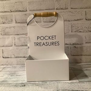 Becki Owens Pocket Treasures Metal Holder